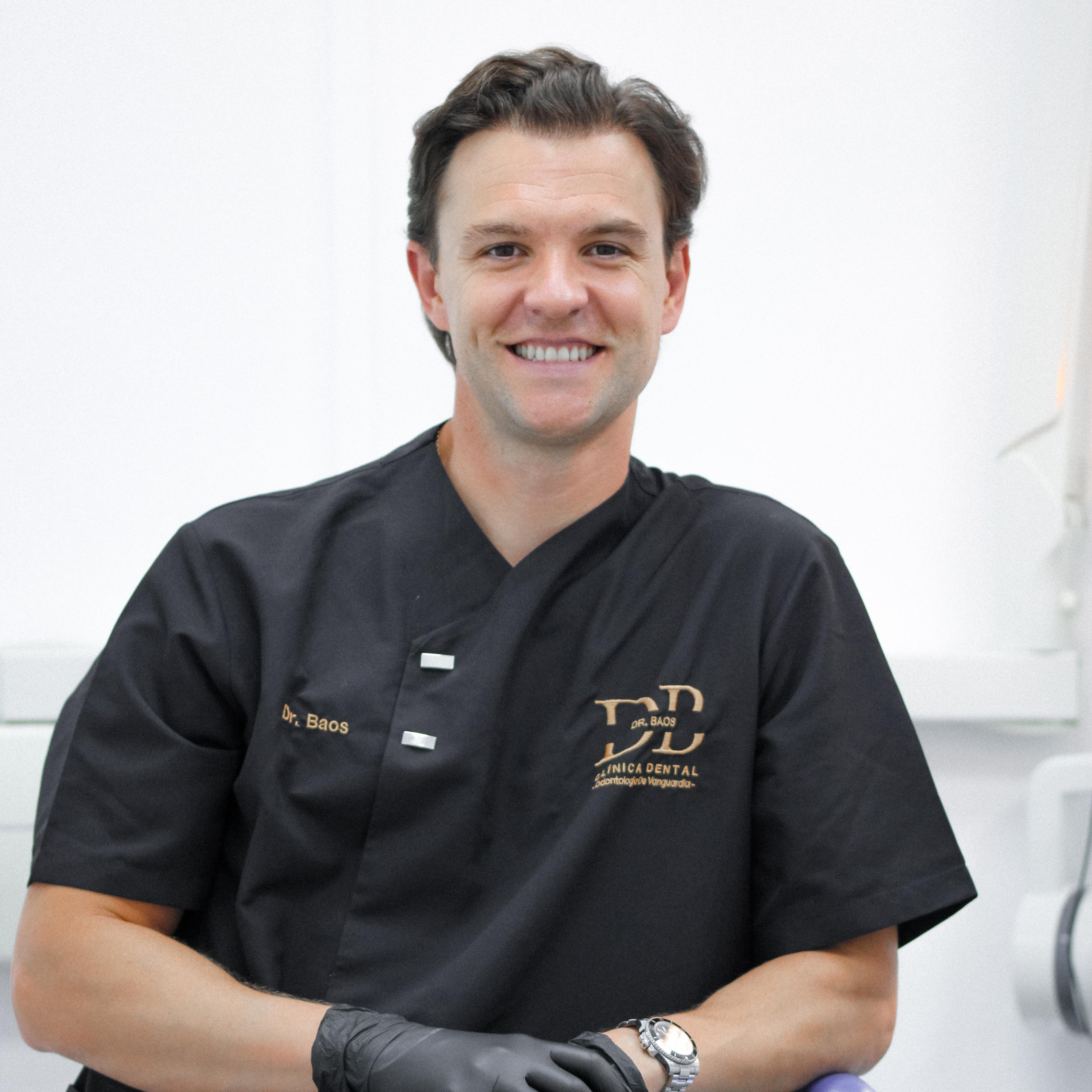 Dr. Carlos Baos